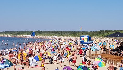 Anšlaginis savaitgalis Palangoje – sulaukta gausybės poilsiautojų.