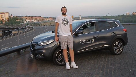 ivougioukas-apie-pirmaji-automobili-kamscius-ir-renault-kadjar