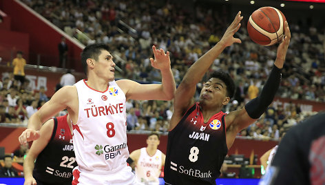 Ersanas Ilyasova ir Rui Hachimura