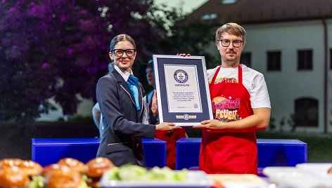 Guinnesso pasaulio rekordų komisijos atstovė ir Paulius Staliorius