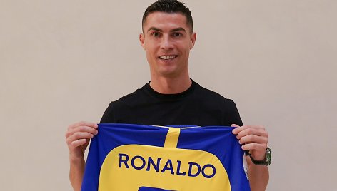 Cristiano Ronaldo su „Al-Nassr“ klubo marškinėliais