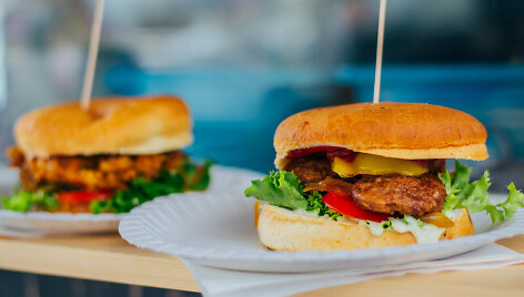 Vegani&scaron;ki &bdquo;burgeriai&ldquo;