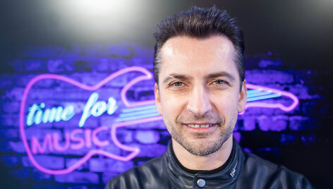 15min studijoje lankosi Alanas Cho&scaron;nau