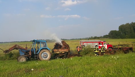 Liepsnas užgesino iš Švėkšnos atvažiavę ugniagesiai