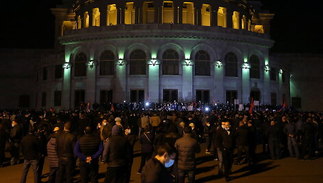 Jerevane protestuotojai vėl reikalauja premjero N.Pa&scaron;iniano atsistatydinimo