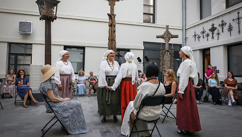 Stubos sutartinių giedotojos Suburtynėje