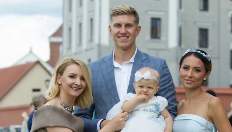 Vasha su &scaron;eima ir mama