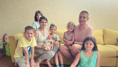 Mantautė ir Mantas su vaikais