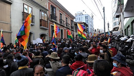 Paskelbus apie L.F.Camacho įkalinimą Bolivijos žmonės išėjo į gatves protestuoti