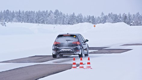 Antrosios ir trečiosios kartos ABS sistemų bandymas Švedijoje