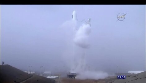 &bdquo;SpaceX&ldquo; raketa i&scaron;kėlė į orbitą palydovą