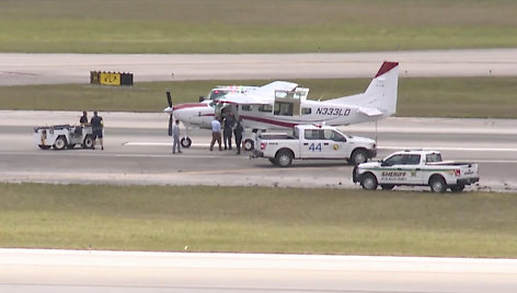 Floridoje sutrikus lengvojo lėktuvo piloto sveikatai orlaivį nutupdė keleivis