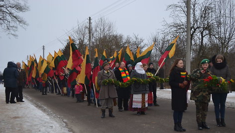 Vasario 16-ąją Musninkuose nusidriekė šimto vėliavų jūra