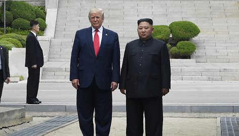 Ankstesnis Donaldo Trumpo susitikimas su Kim Jong Unu /  / AP