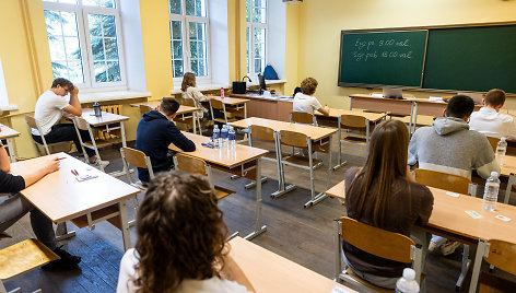 Vilniaus Antakalnio gimnazijoje laikomas lietuvių kalbos ir literatūros brandos egzaminas