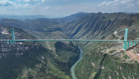 Kinijoje esantis Huadziango Didžiojo kanjono tiltas