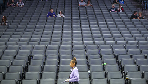 Koronavirusas uždaro NBA arenas