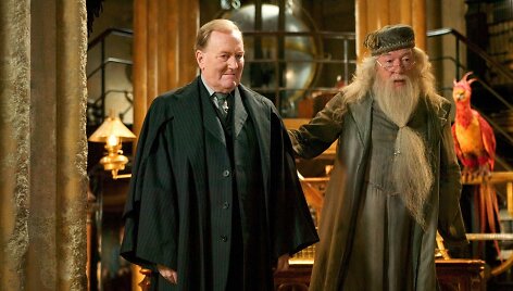 Robertas Hardy ir Michaelas Gambonas filme &bdquo;Haris Poteris ir Ugnies taurė&ldquo; (2005 m.)