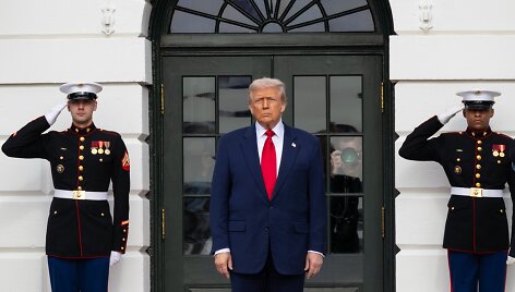 Donaldas Trumpas / Anna Rose Layden - Pool via CNP / ZUMAPRESS.com