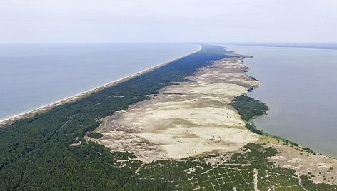 Naglių rezervatas smalsuoliams kainuoja 2 eurus.