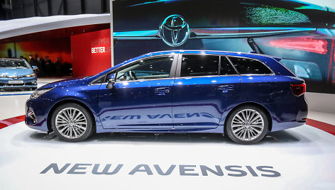 „Toyota Avensis“