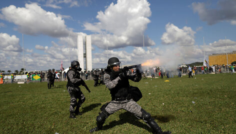 Riau&scaron;ių policija Brazilijoje