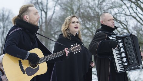 Grupė &bdquo;Žalvarinis&ldquo;