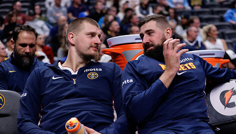 Nikola Jokičius ir Jonas Valančiūnas
