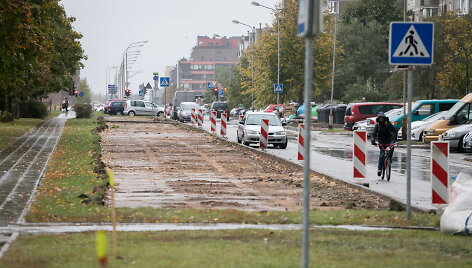 Rengiamos naujos automobilių stovėjimo vietos