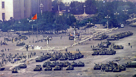 Tankai Tiananmenio aik&scaron;tėje 1989 m. birželio 5 d.