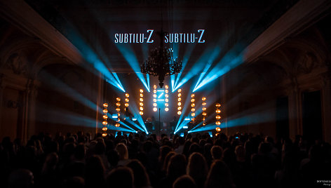 Vaidilos teatre instrumentinė grupė „Subtilu-Z“ pristatė naująją programą – „Grammy nugalėtojai“.