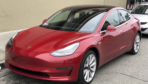 „Tesla Model 3“, gaminamas nuo 2017 metų – greitai tai bus patrauklus naudotas automobilis