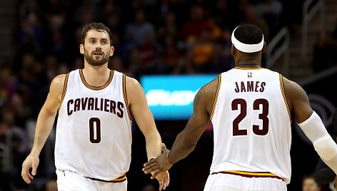 Kevinas Love ir LeBronas Jamesas