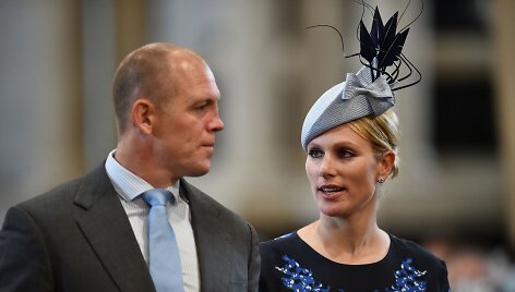 Karalienės vaikaitė Zara Tindall su vyru Mike'u Tindallu