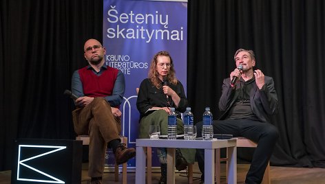 L.Katkus (kairėje) „Šetenių skaitymai“