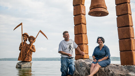 Skulptūrų parkas &bdquo;Lipantys i&scaron; vandens&ldquo;