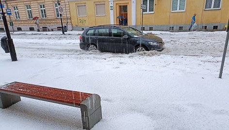 Labai didelė kruša Lenkijos Gniezno mieste