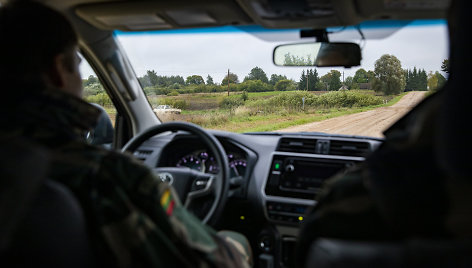 Sieną su Baltarusija Ignalinos rajone saugantys pareigūnai