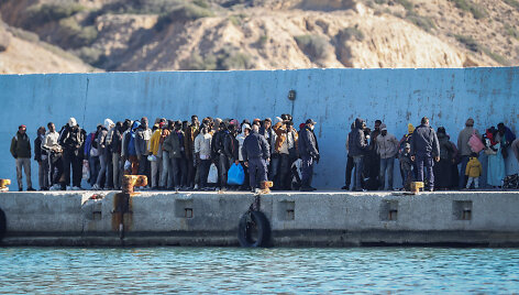 Migrantai Kretoje / COSTAS METAXAKIS / AFP