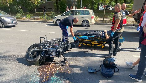 Vilniuje per avariją sužeistas motociklininkas