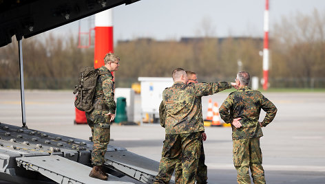 Į Lietuvą atvyko pirmieji Vokietijos brigados kariai