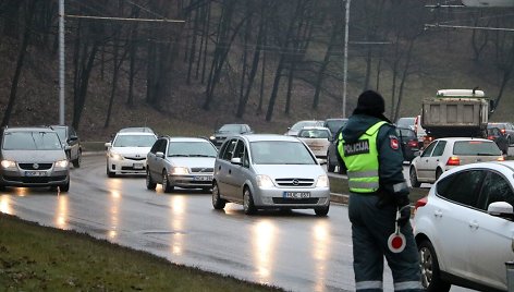 Amsis, Vilkas, Briedis ir Kiškis kvietė linksmai bei saugiai pasitikti šventes