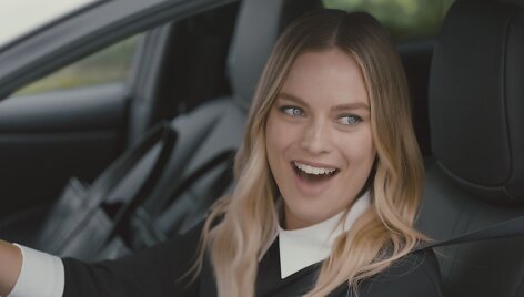 Margot Robbie &bdquo;Nissan Leaf&ldquo; klipe