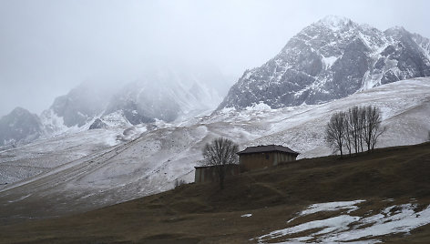 Tibeto sniego lavinos aukų skaičius išaugo iki 20