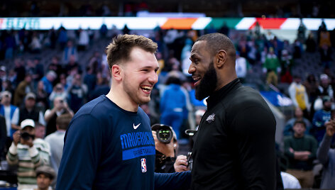 Luka Dončičius ir LeBronas Jamesas