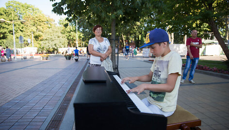 Jaunasis muzikantas Basanavičiaus gatvėje