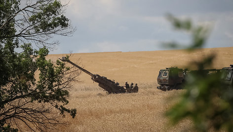 Ukrainos kariai netoli fronto linijos