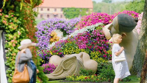 Pakruojo dvaro Vasaros gėlių festivalis