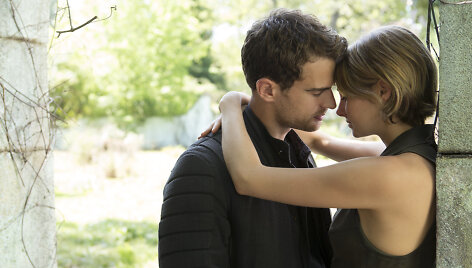 Theo Jamesas ir Shailene Woodley filme &bdquo;Divergentės serija: lojalioji&ldquo;