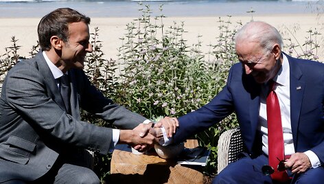 Emmanuelis Macronas ir Joe Bidenas